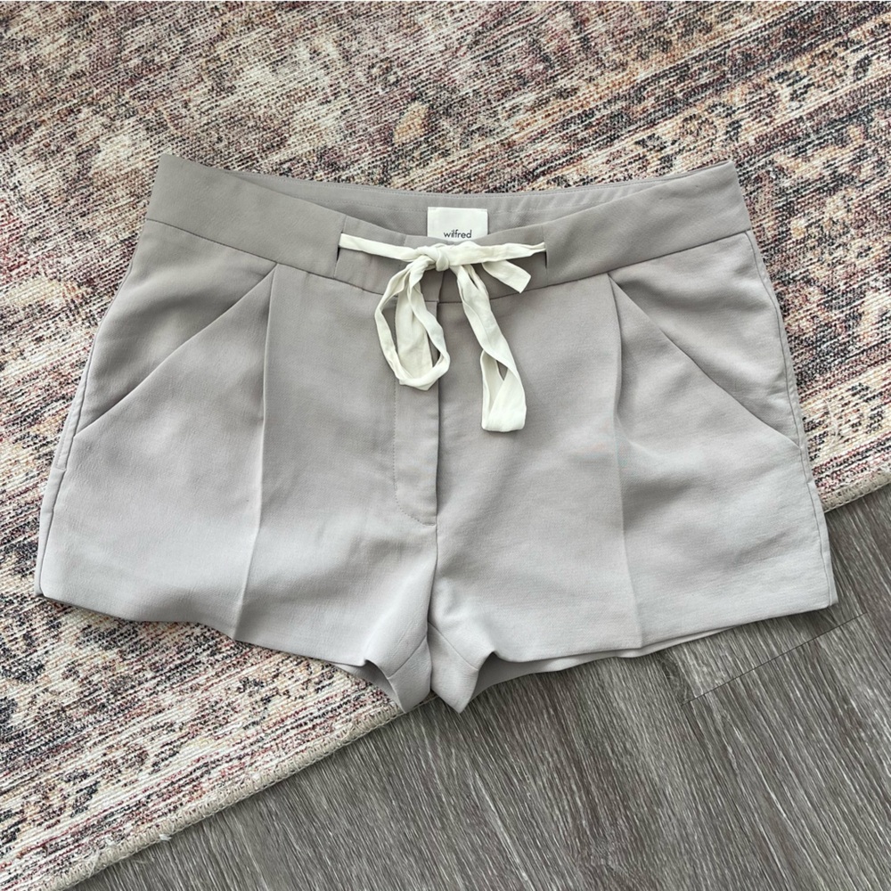 WILFRED Aritzia Exergue Pleated Tie Front Crepe Short